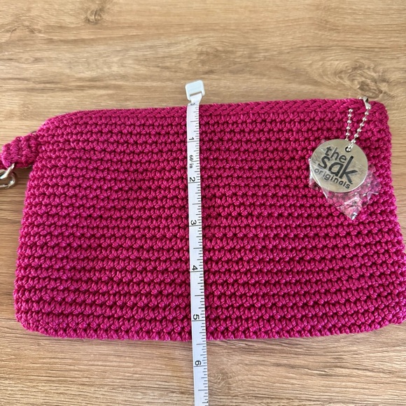 The Sak Originals Pink Crochet Wristlet Bag Handmade Boho Knit Purse NWOT - Picture 9 of 9